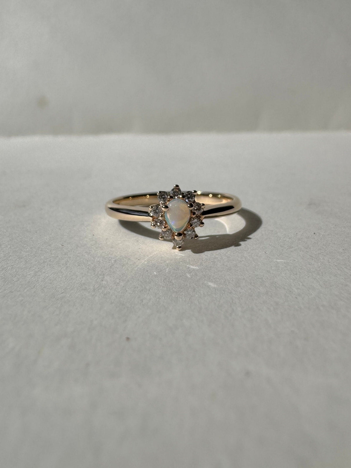 Genuine Opal and Diamond Ring｜14k Solid Yellow Gold
