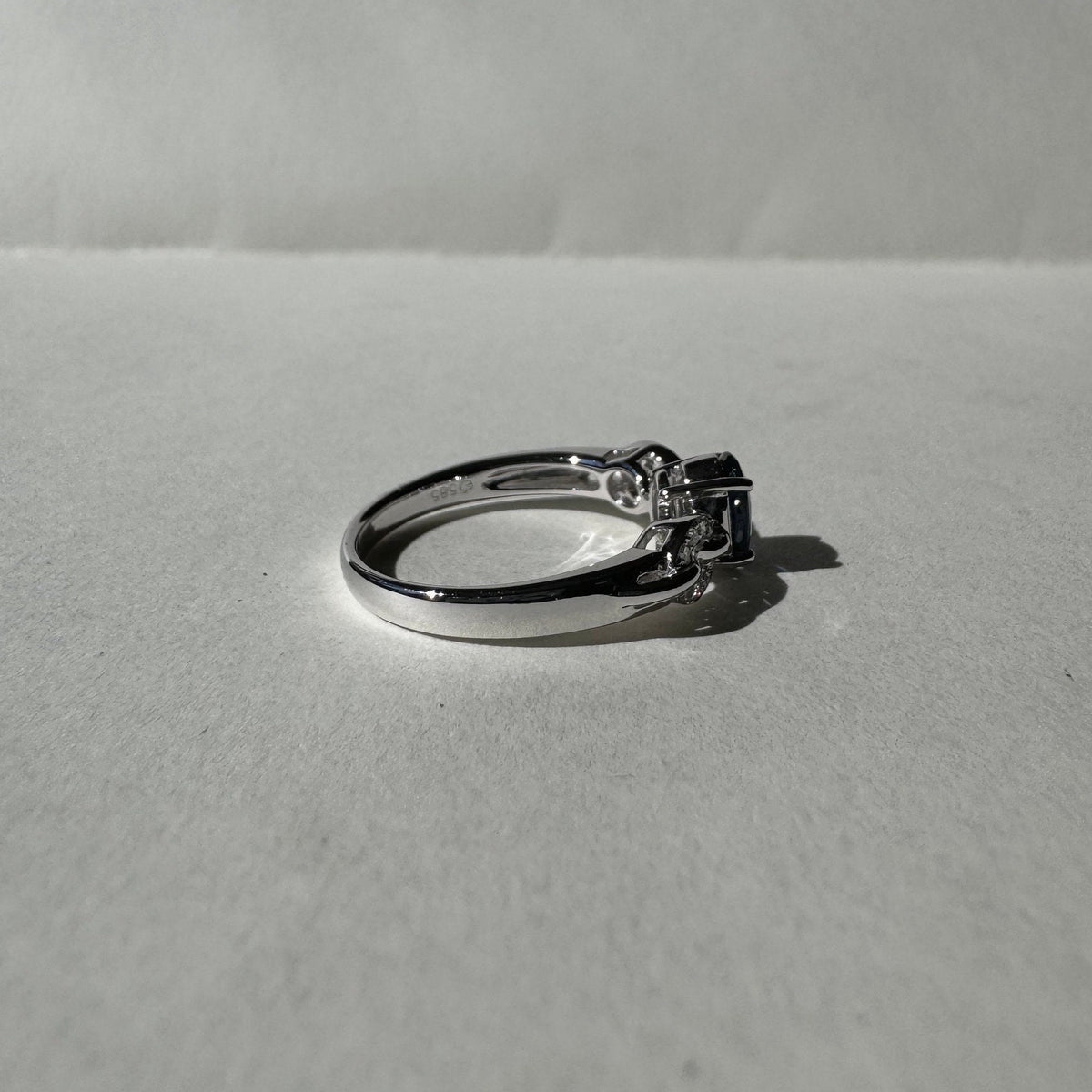 Genuine Sapphire and Diamond Oval Ring｜14k Solid White Gold