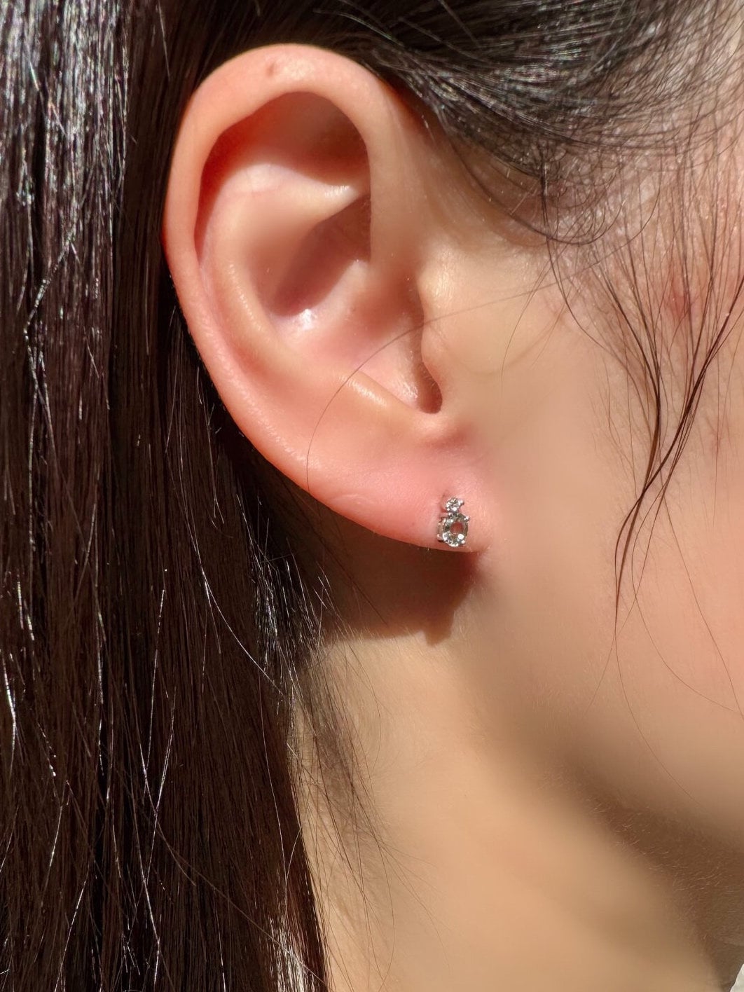 18k White Gold Oval Green Sapphire Stud Earrings, Moveable Diamond, September Birthstone