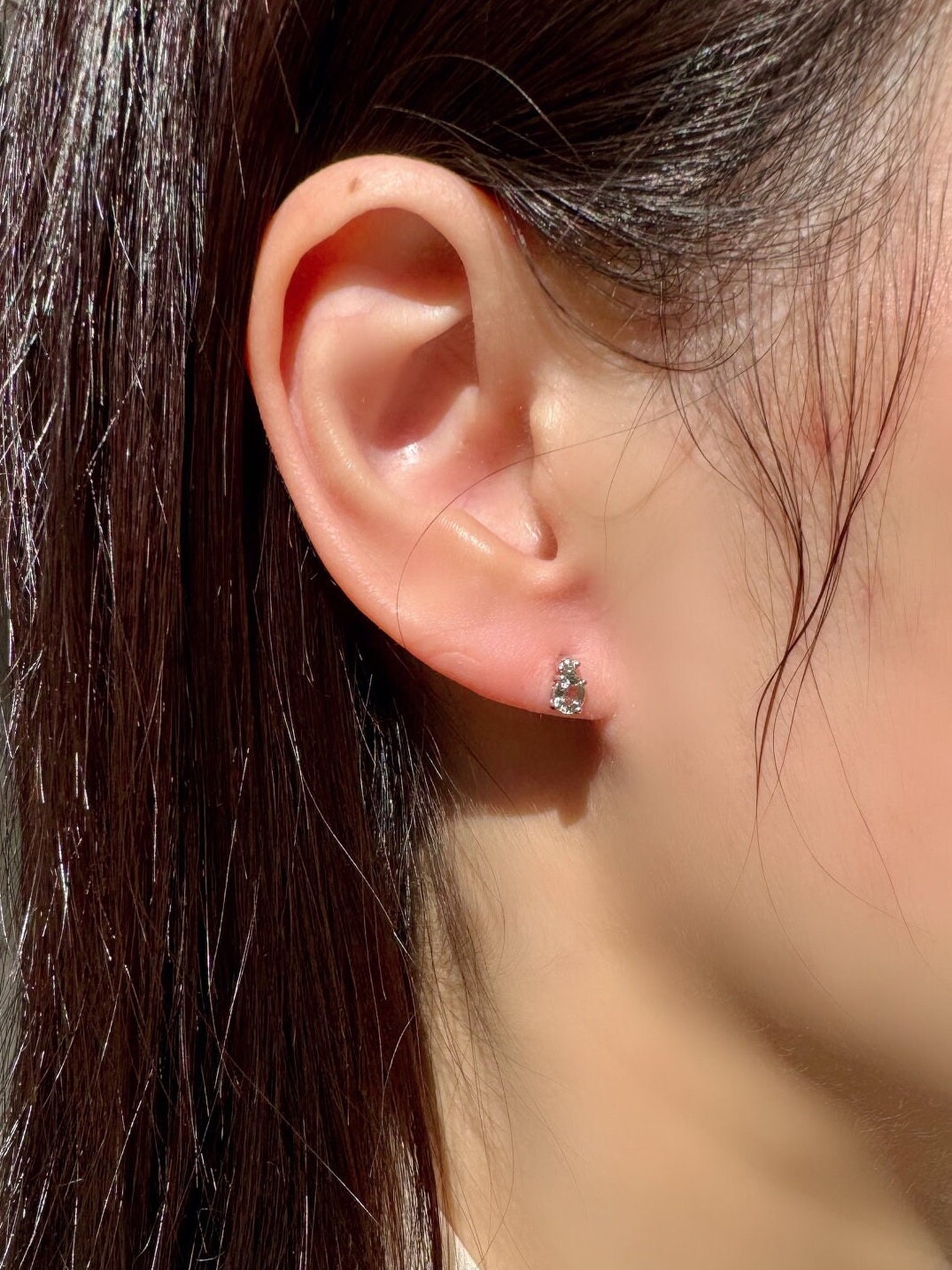 18k White Gold Oval Green Sapphire Stud Earrings, Moveable Diamond, September Birthstone