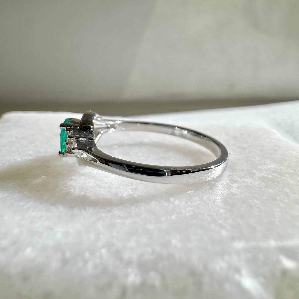 Natural Emerald Diamond Cluster Ring / 14k White Gold Oval Cut Emerald Ring / May Birthstone Ring / Green Gemstone Engagement Ring