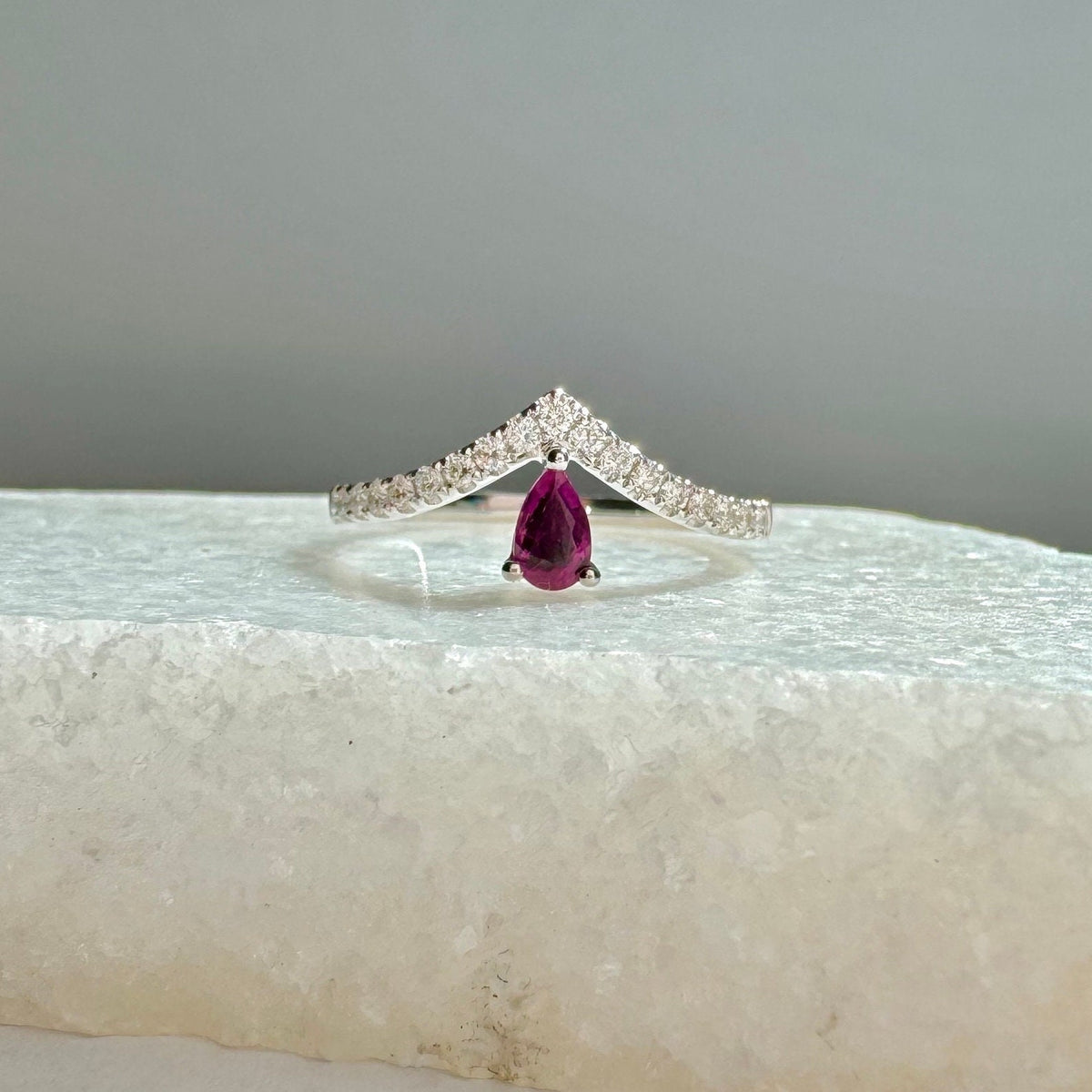 Genuine Ruby and Diamond Teardrop Chevron Ring｜14k White Gold