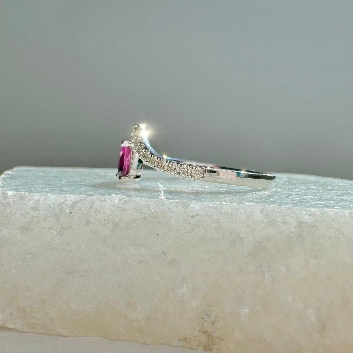 Genuine Ruby and Diamond Teardrop Chevron Ring｜14k White Gold