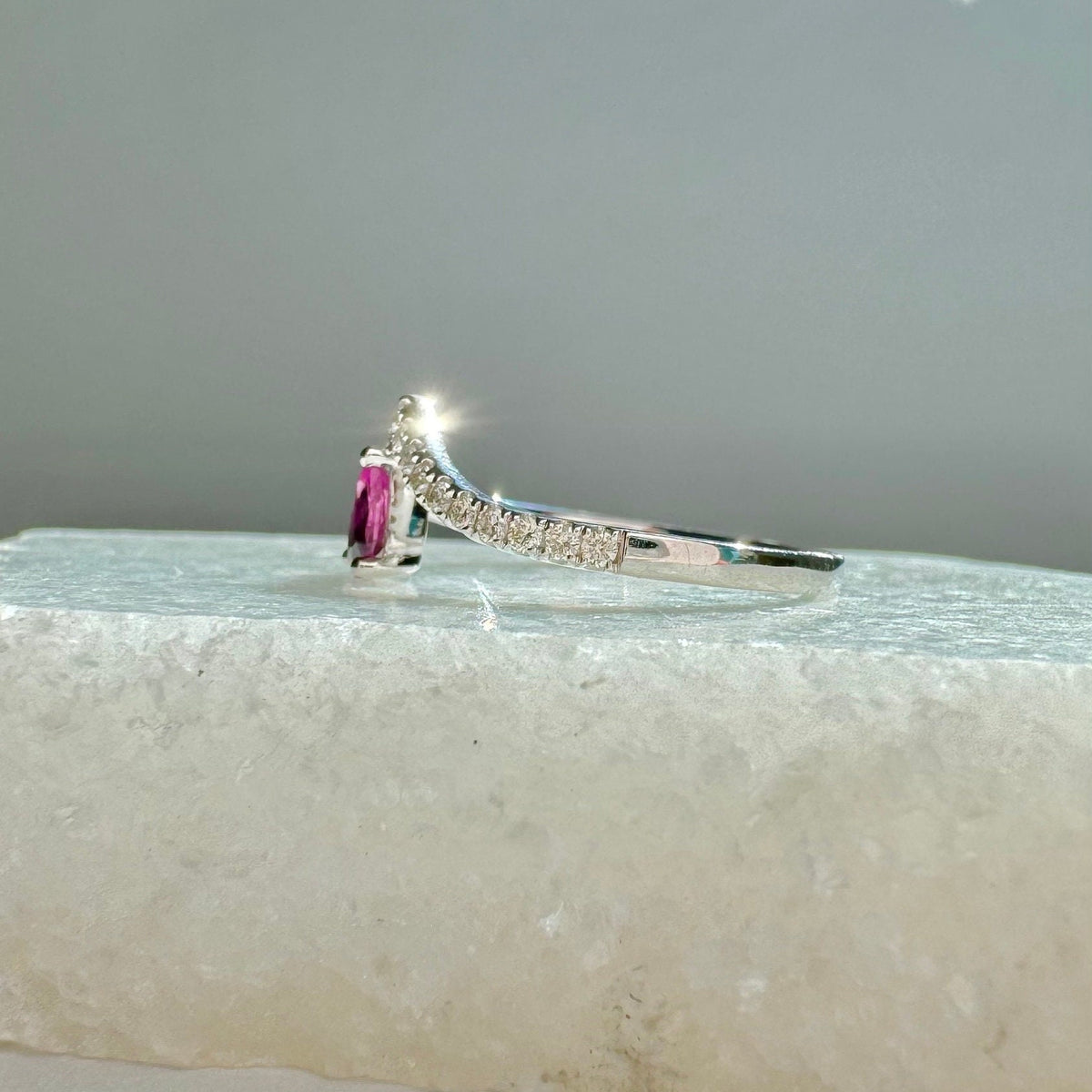 Genuine Ruby and Diamond Teardrop Chevron Ring｜14k White Gold