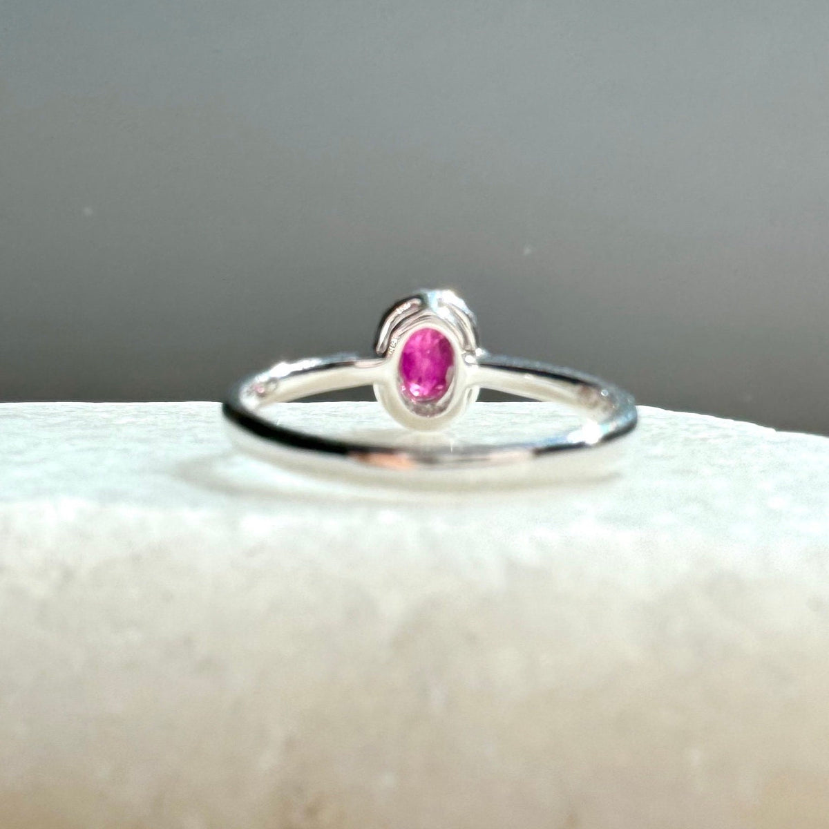 Genuine Ruby and Diamond Oval Ring｜14k White Gold