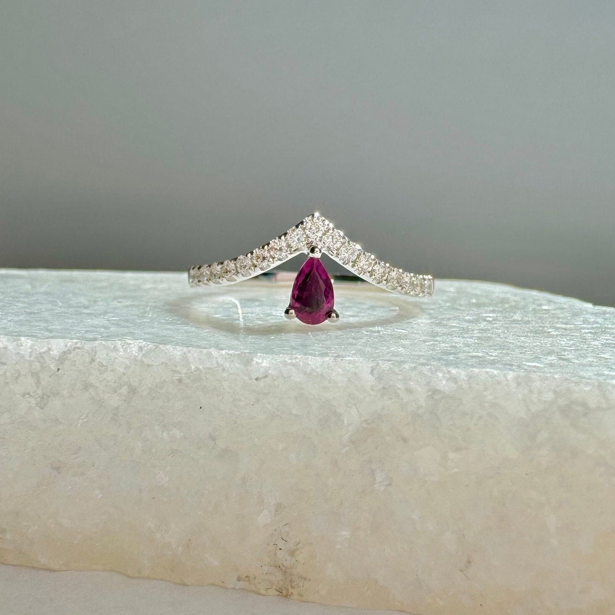 Genuine Ruby and Diamond Teardrop Chevron Ring｜14k White Gold