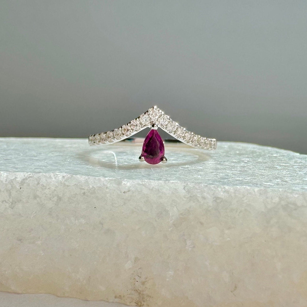 Genuine Ruby and Diamond Teardrop Chevron Ring｜14k White Gold