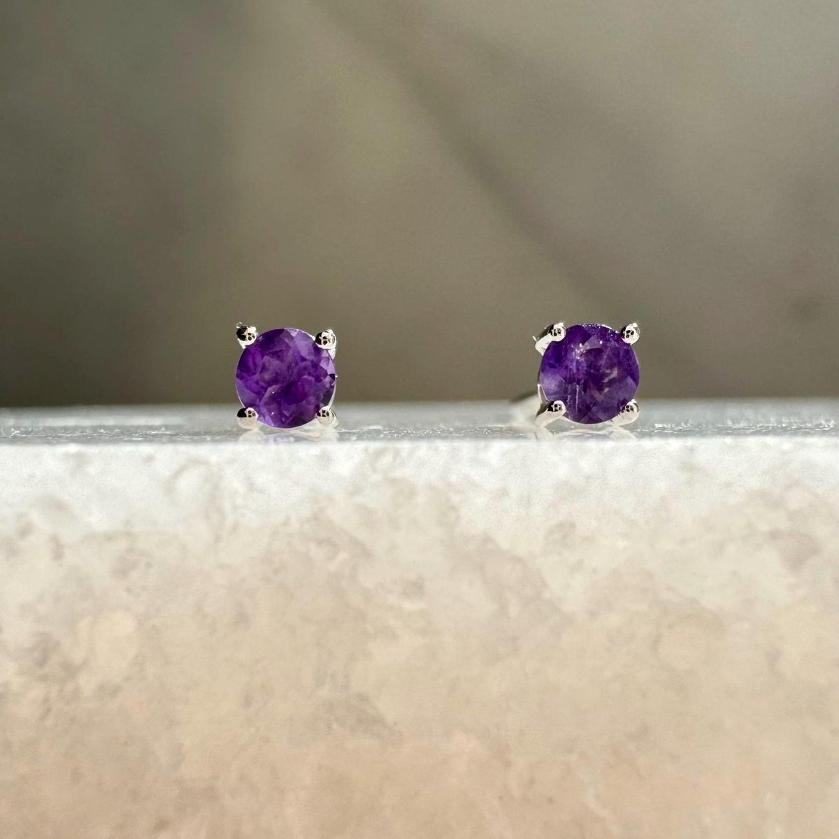 Genuine Amethyst 3mm Round Cut Stud Earrings / 14k Solid Gold