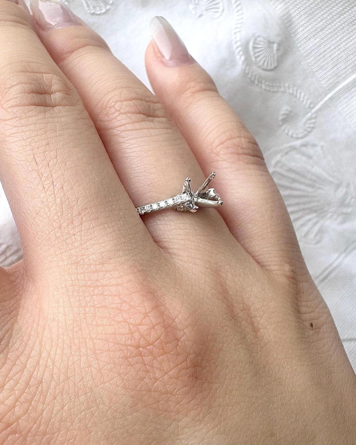 18k Solid White Gold Ring Setting for 0.75 ct Center Stone