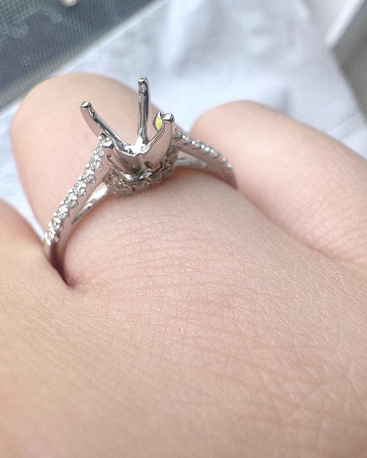 18k Solid White Gold Ring Setting for 0.75 ct Center Stone