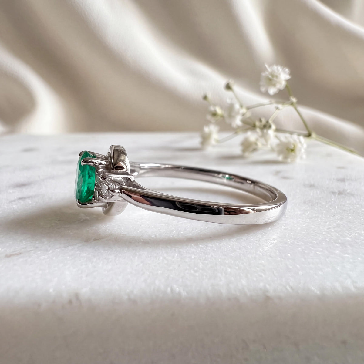 Natural Emerald Diamond Cluster Ring / 14k White Gold Oval Cut Emerald Ring / May Birthstone Ring / Green Gemstone Engagement Ring